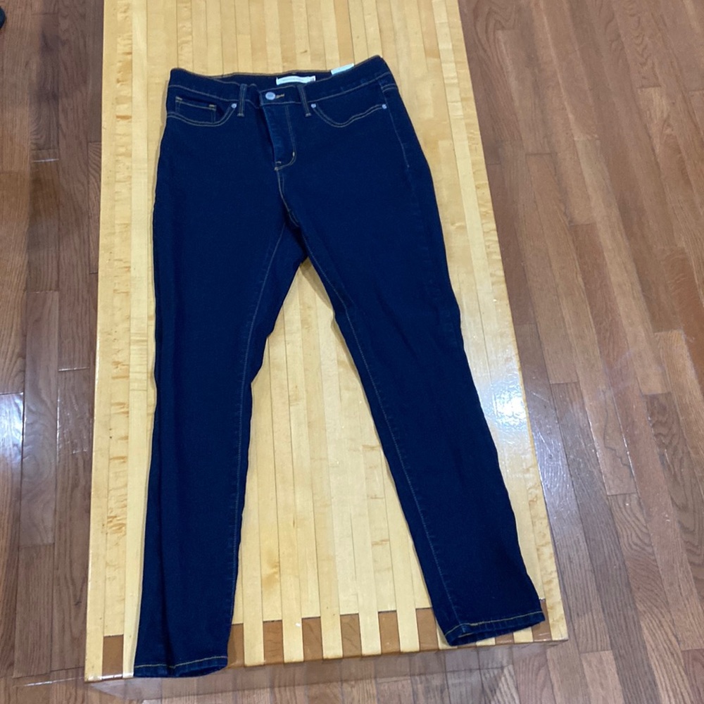 Levi’s 311 shaping skinny jeans- dark wash